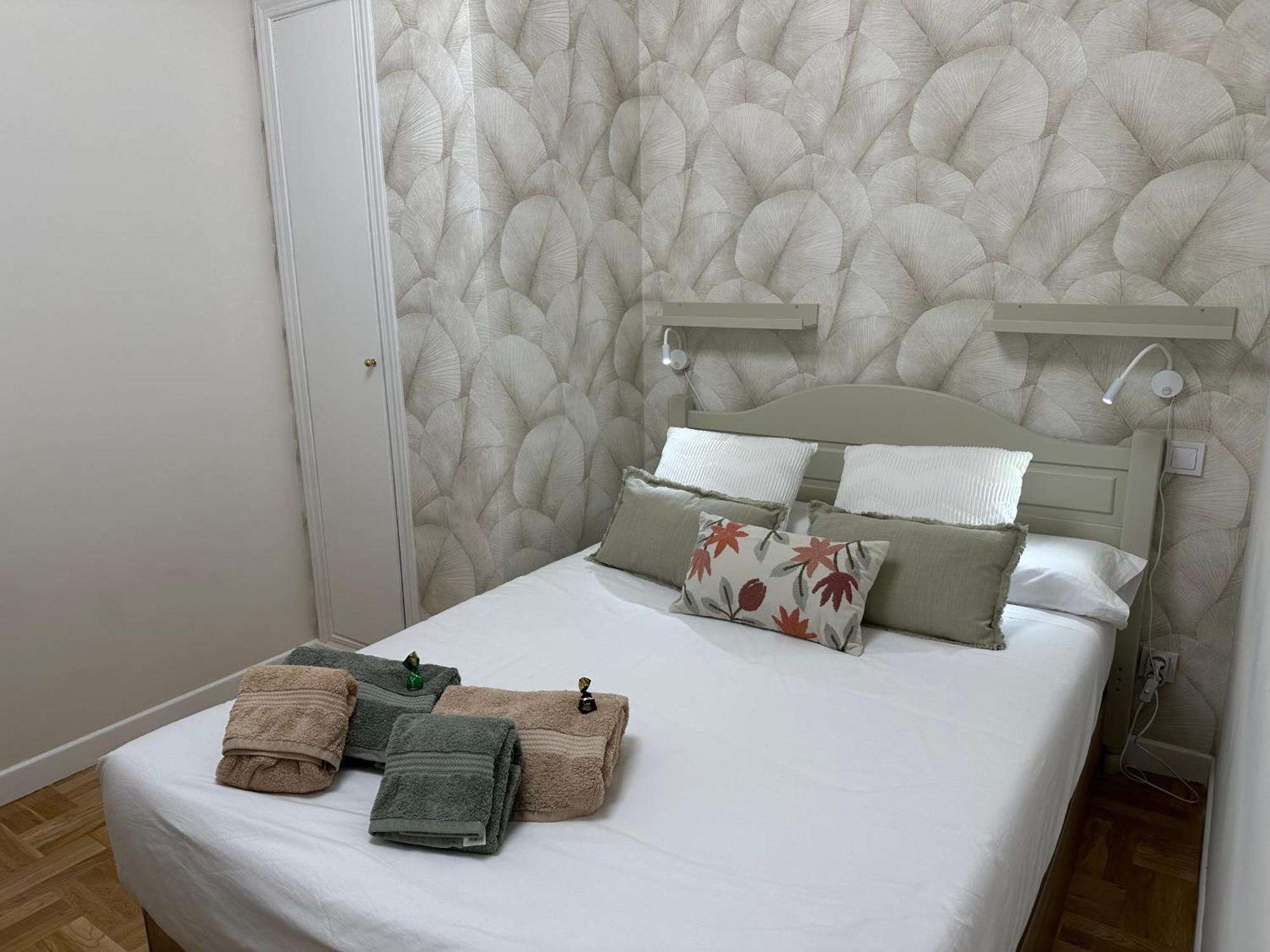 A Un Paso De La Catedral Apartment Burgo Екстериор снимка