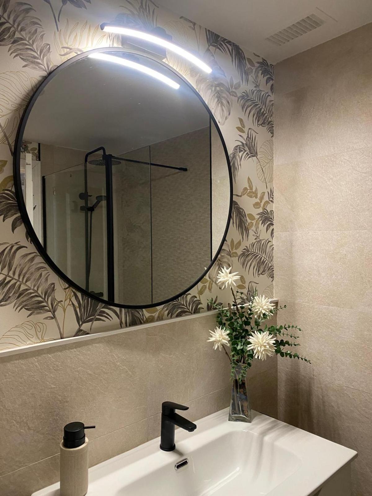 A Un Paso De La Catedral Apartment Burgo Екстериор снимка